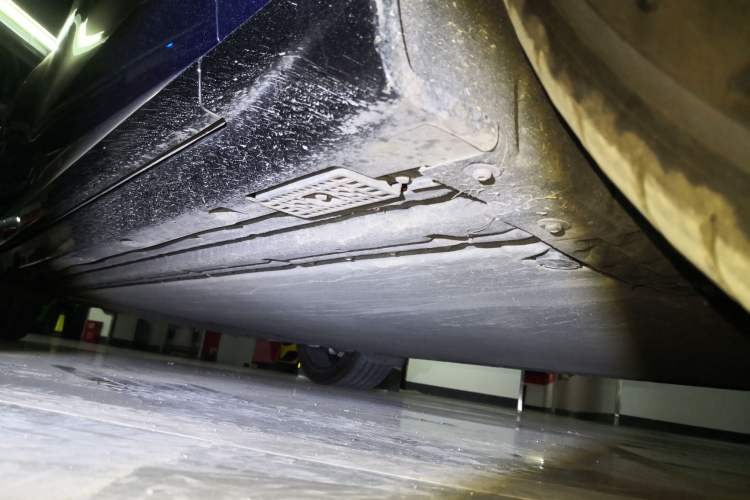 Used Xiaomi Auto YU7 2025 Ultra-Long Range High-Performance All-Wheel-Drive Max Edition Chassis Front Right