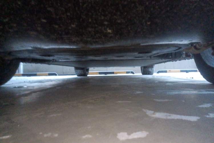 Used Xiaomi Auto YU7 2025 Ultra-Long Range High-Performance All-Wheel-Drive Max Edition Chassis Front