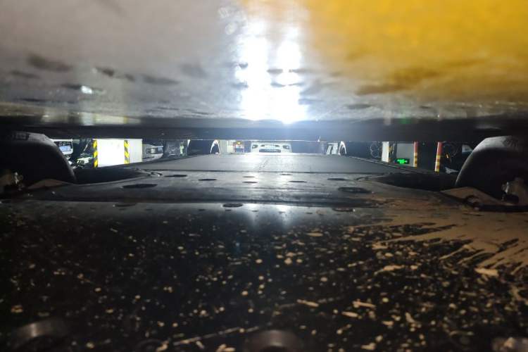 Used Xiaomi Auto YU7 2025 Ultra-Long Range High-Performance All-Wheel-Drive Max Edition Chassis Front