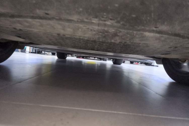 Used Xiaomi Auto YU7 2025 Ultra-Long Range High-Performance All-Wheel-Drive Max Edition Chassis Rear