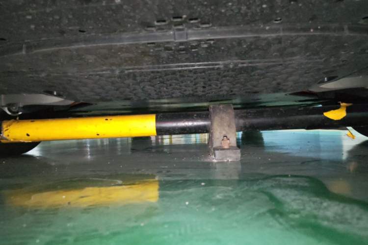 Used Xiaomi Auto YU7 2025 Ultra-Long Range High-Performance All-Wheel-Drive Max Edition Chassis Rear