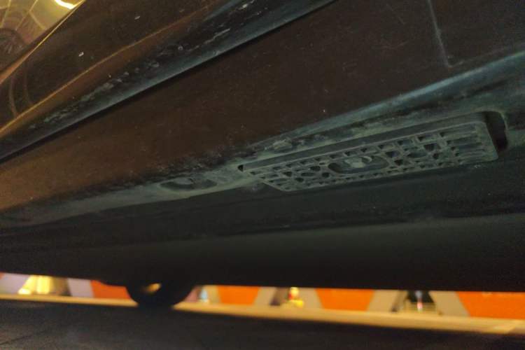 Used Xiaomi Auto YU7 2025 Ultra-Long Range High-Performance All-Wheel-Drive Max Edition Chassis Rear Left