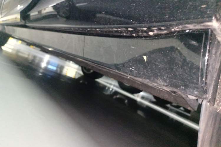 Used Xiaomi Auto YU7 2025 Ultra-Long Range High-Performance All-Wheel-Drive Max Edition Chassis Rear Left