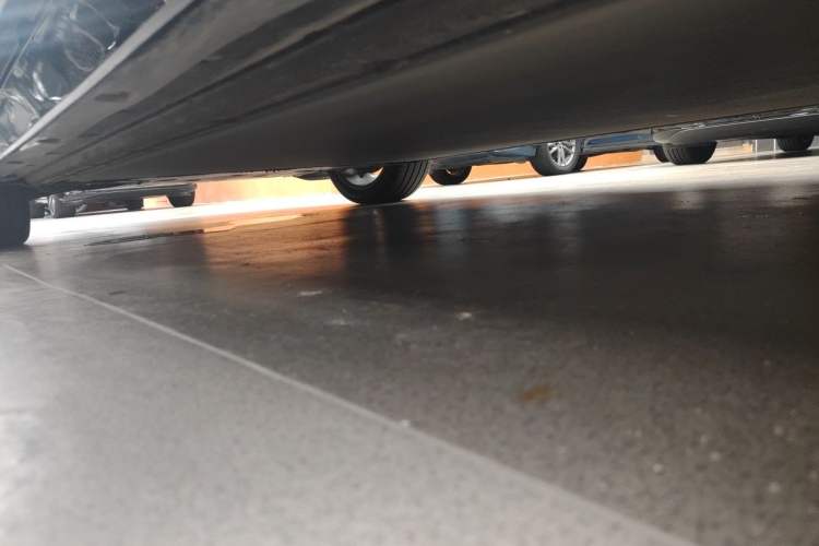 Used Xiaomi Auto YU7 2025 Ultra-Long Range High-Performance All-Wheel-Drive Max Edition Chassis Rear Left