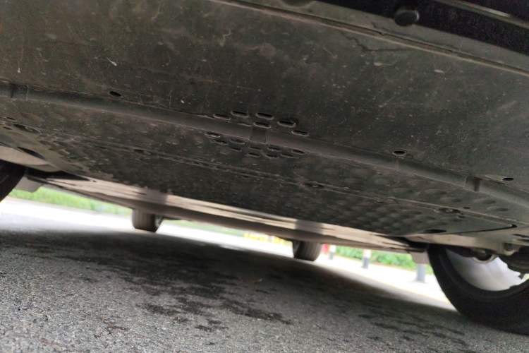 Used Xiaomi Auto YU7 2025 Ultra-Long Range High-Performance All-Wheel-Drive Max Edition Chassis Rear