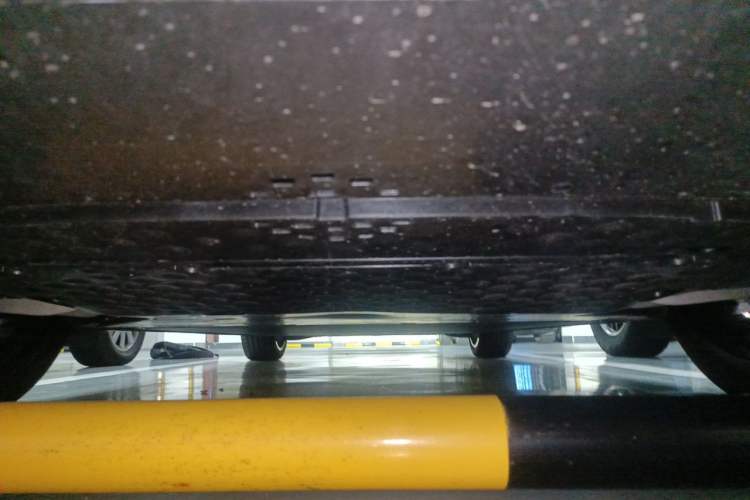 Used Xiaomi Auto YU7 2025 Ultra-Long Range High-Performance All-Wheel-Drive Max Edition Chassis Rear
