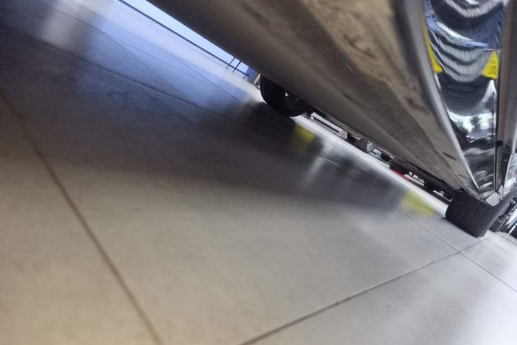Used Xiaomi Auto YU7 2025 Ultra-Long Range High-Performance All-Wheel-Drive Max Edition Chassis Rear Right