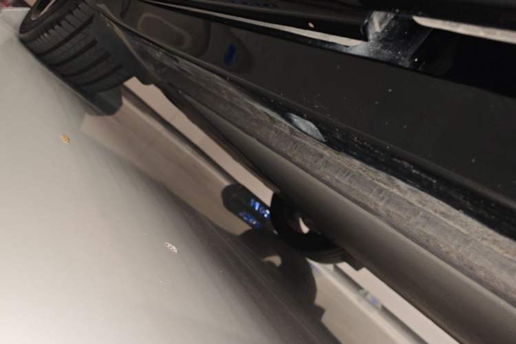 Used Xiaomi Auto YU7 2025 Ultra-Long Range High-Performance All-Wheel-Drive Max Edition Chassis Rear Right