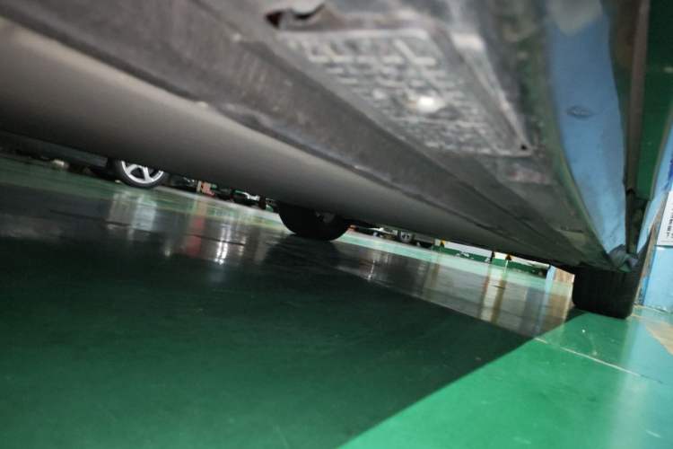 Used Xiaomi Auto YU7 2025 Ultra-Long Range High-Performance All-Wheel-Drive Max Edition Chassis Rear Right