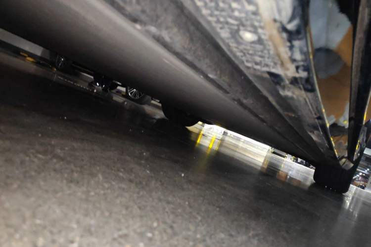 Used Xiaomi Auto YU7 2025 Ultra-Long Range High-Performance All-Wheel-Drive Max Edition Chassis Rear Right