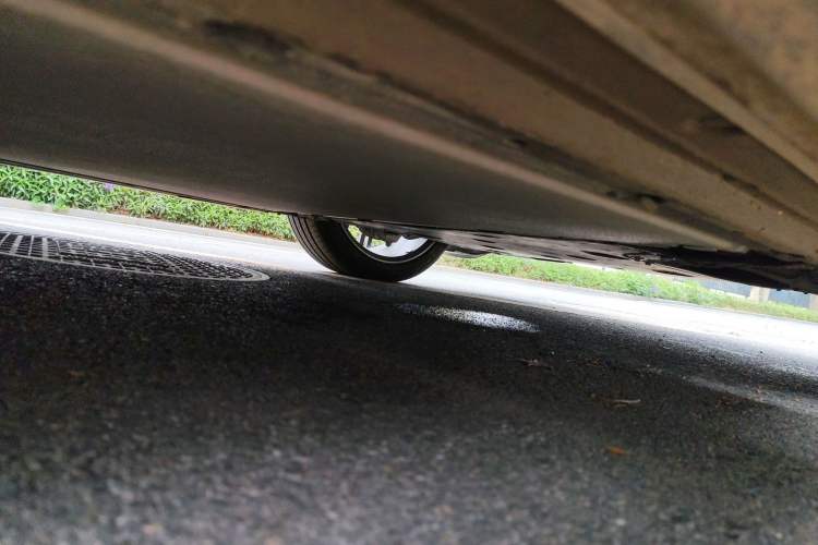 Used Xiaomi Auto YU7 2025 Ultra-Long Range High-Performance All-Wheel-Drive Max Edition Chassis Rear Right