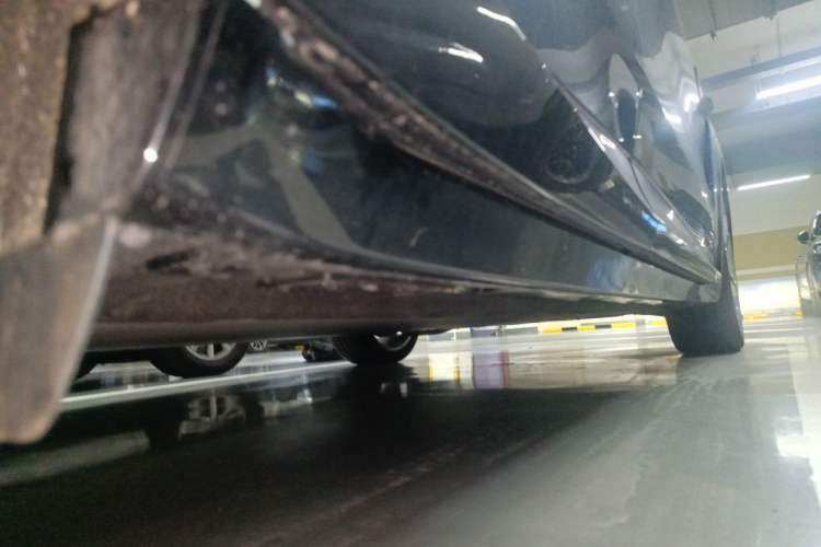 Used Xiaomi Auto YU7 2025 Ultra-Long Range High-Performance All-Wheel-Drive Max Edition Chassis Rear Right