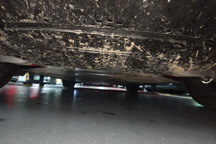 Used Xiaomi Auto YU7 2025 Ultra-Long Range High-Performance All-Wheel-Drive Max Edition Chassis Rear
