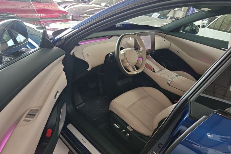 Used Xiaomi Auto YU7 2025 Ultra-Long Range High-Performance All-Wheel-Drive Max Edition Driver Seat