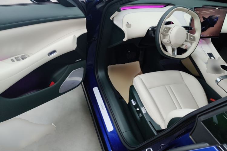 Used Xiaomi Auto YU7 2025 Ultra-Long Range High-Performance All-Wheel-Drive Max Edition Driver Seat