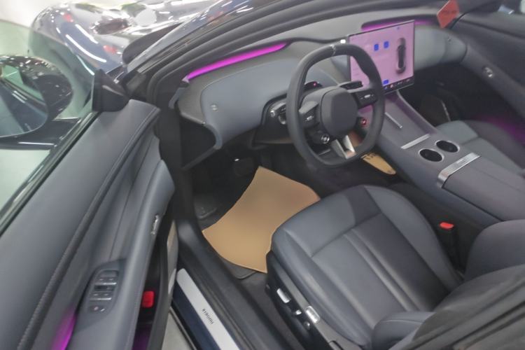 Used Xiaomi Auto YU7 2025 Ultra-Long Range High-Performance All-Wheel-Drive Max Edition Driver Seat