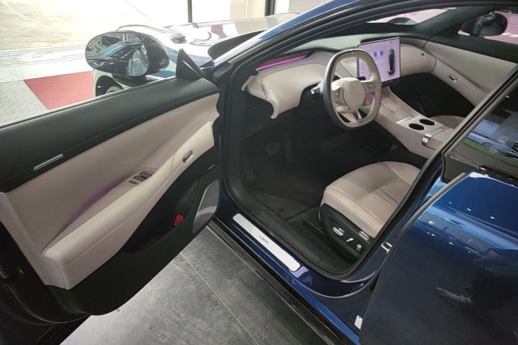Used Xiaomi Auto YU7 2025 Ultra-Long Range High-Performance All-Wheel-Drive Max Edition Driver Seat