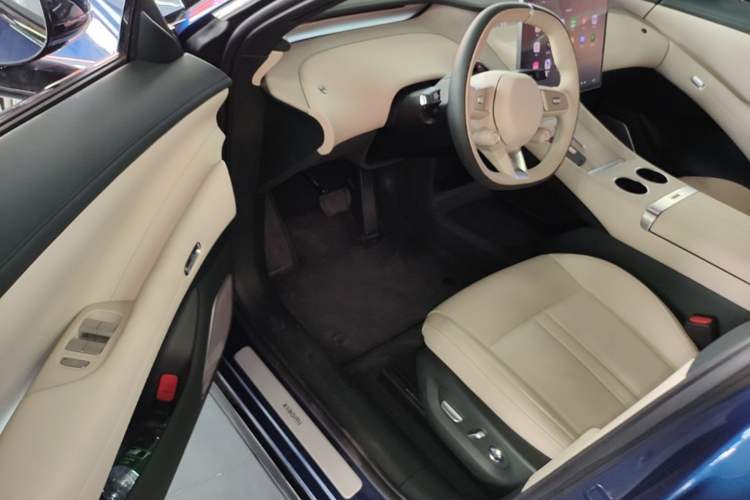 Used Xiaomi Auto YU7 2025 Ultra-Long Range Rear-Wheel Drive Version Driver Seat