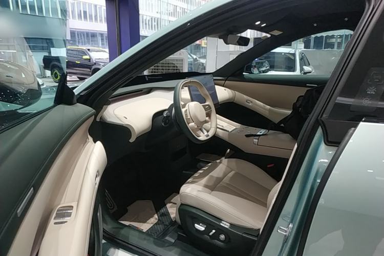 Used Xiaomi Auto YU7 2025 Ultra-Long Range Rear-Wheel Drive Version Driver Seat