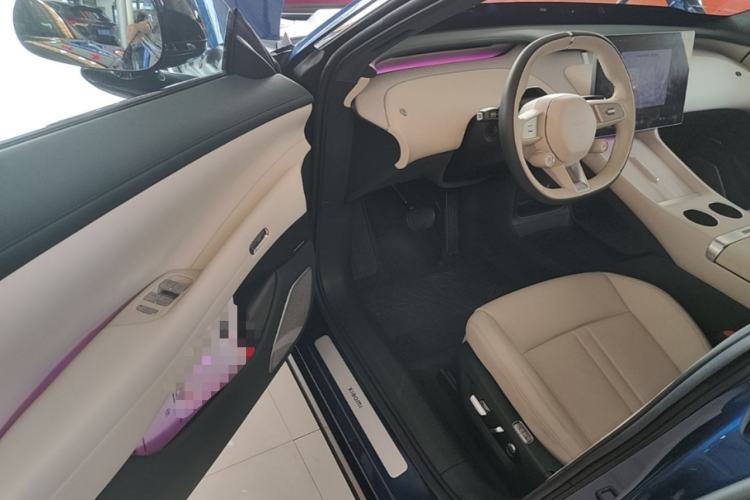 Used Xiaomi Auto YU7 2025 Ultra-Long Range High-Performance All-Wheel-Drive Max Edition Driver Seat