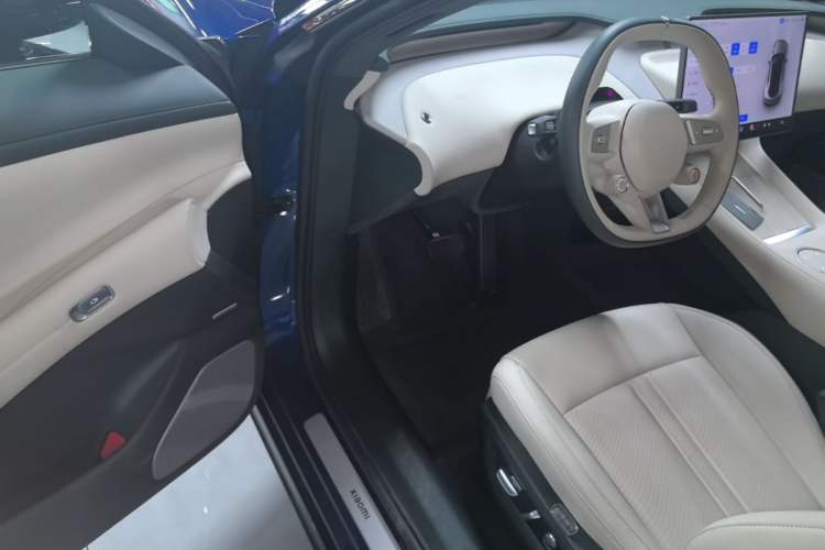 Used Xiaomi Auto YU7 2025 Ultra-Long Range High-Performance All-Wheel-Drive Max Edition Driver Seat