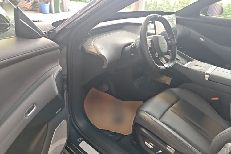 Used Xiaomi Auto YU7 2025 Ultra-Long Range High-Performance All-Wheel-Drive Max Edition Driver Seat