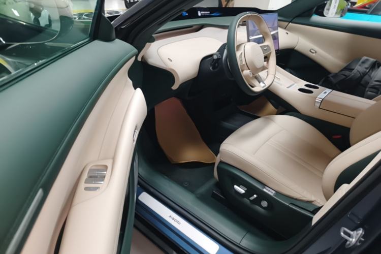 Used Xiaomi Auto YU7 2025 Ultra-Long Range High-Performance All-Wheel-Drive Max Edition Driver Seat