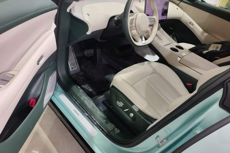 Used Xiaomi Auto YU7 2025 Ultra-Long Range High-Performance All-Wheel-Drive Max Edition Driver Seat