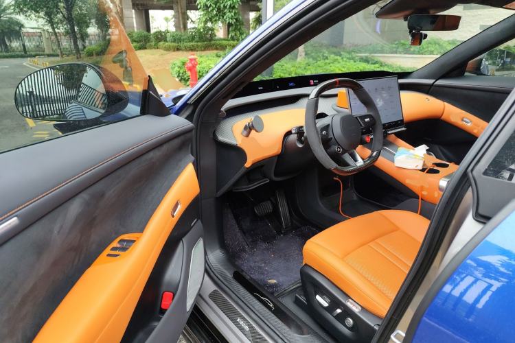 Used Xiaomi Auto YU7 2025 Ultra-Long Range High-Performance All-Wheel-Drive Max Edition Driver Seat