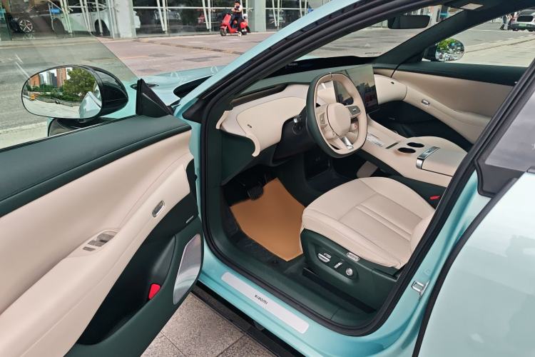 Used Xiaomi Auto YU7 2025 Ultra-Long Range High-Performance All-Wheel-Drive Max Edition Driver Seat