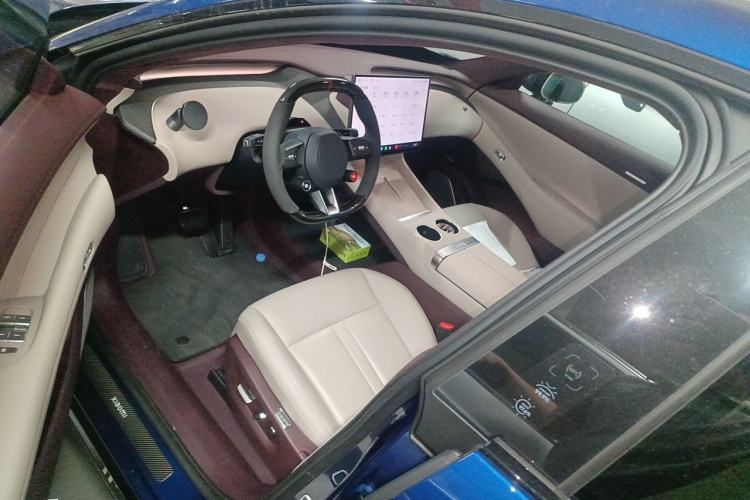 Used Xiaomi Auto YU7 2025 Ultra-Long Range High-Performance All-Wheel-Drive Max Edition Driver Seat