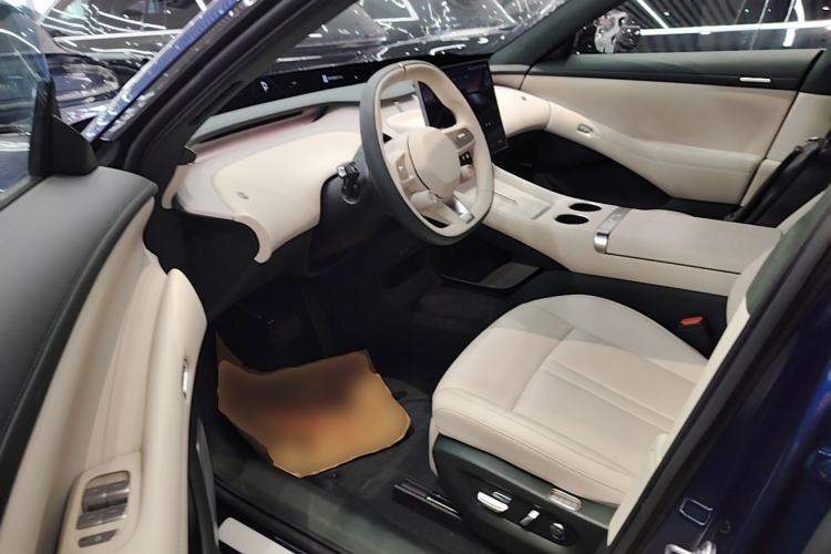 Used Xiaomi Auto YU7 2025 Ultra-Long Range High-Performance All-Wheel-Drive Max Edition Driver Seat