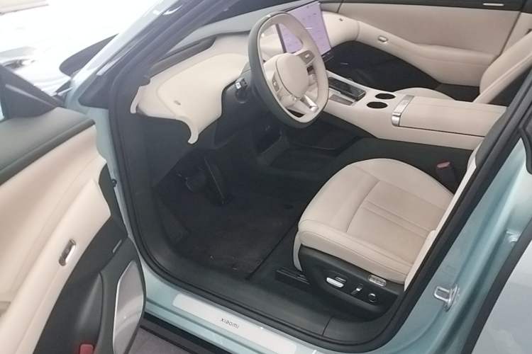 Used Xiaomi Auto YU7 2025 Ultra-Long Range High-Performance All-Wheel-Drive Max Edition Driver Seat