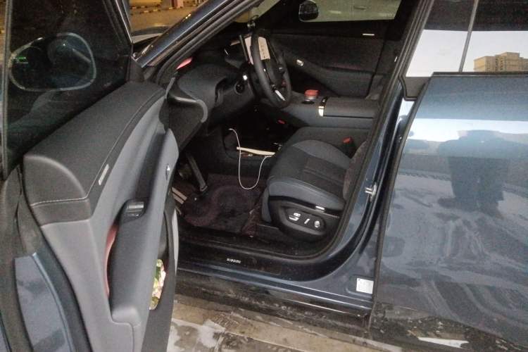 Used Xiaomi Auto YU7 2025 Ultra-Long Range High-Performance All-Wheel-Drive Max Edition Driver Seat