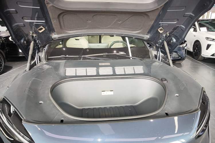 Used Xiaomi Auto YU7 2025 Ultra-Long Range High-Performance All-Wheel-Drive Max Edition Engine Bay