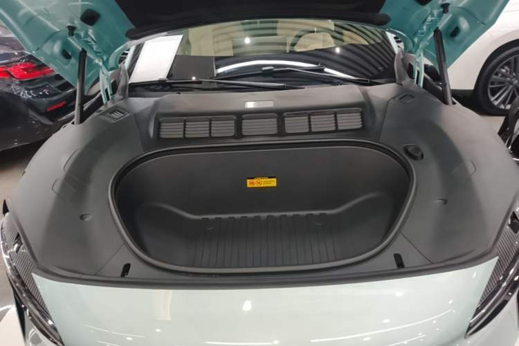 Used Xiaomi Auto YU7 2025 Ultra-Long Range High-Performance All-Wheel-Drive Max Edition Engine Bay