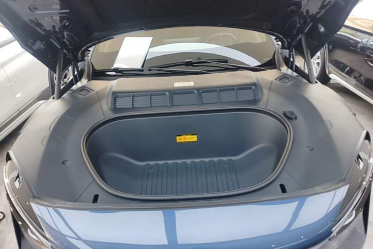 Used Xiaomi Auto YU7 2025 Ultra-Long Range High-Performance All-Wheel-Drive Max Edition Engine Bay
