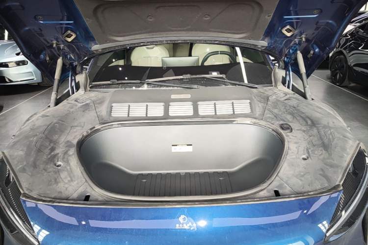 Used Xiaomi Auto YU7 2025 Ultra-Long Range High-Performance All-Wheel-Drive Max Edition Engine Bay