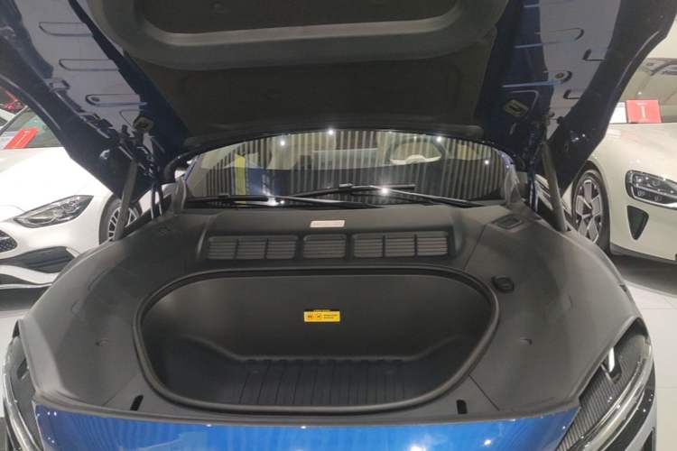 Used Xiaomi Auto YU7 2025 Ultra-Long Range High-Performance All-Wheel-Drive Max Edition Engine Bay