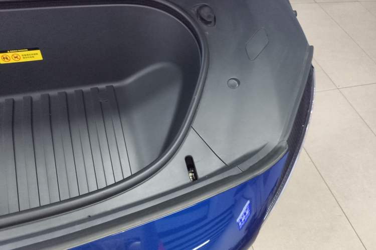 Used Xiaomi Auto YU7 2025 Ultra-Long Range High-Performance All-Wheel-Drive Max Edition Engine Bay Left