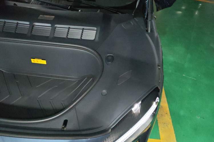 Used Xiaomi Auto YU7 2025 Ultra-Long Range High-Performance All-Wheel-Drive Max Edition Engine Bay Left