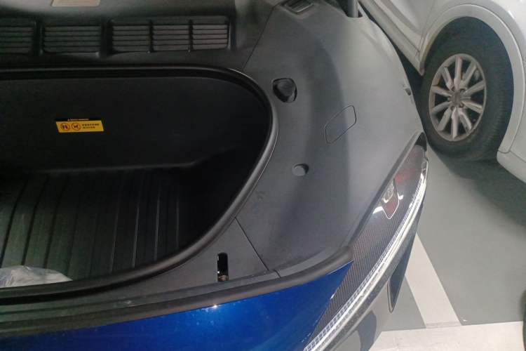 Used Xiaomi Auto YU7 2025 Ultra-Long Range High-Performance All-Wheel-Drive Max Edition Engine Bay Left