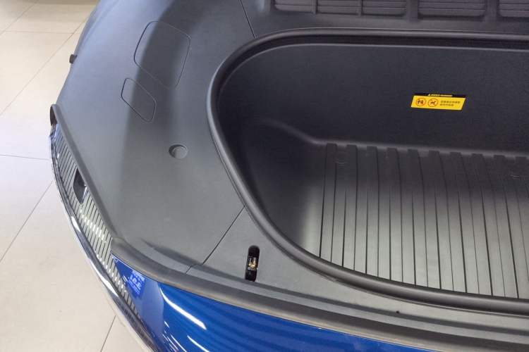 Used Xiaomi Auto YU7 2025 Ultra-Long Range High-Performance All-Wheel-Drive Max Edition Engine Bay Right