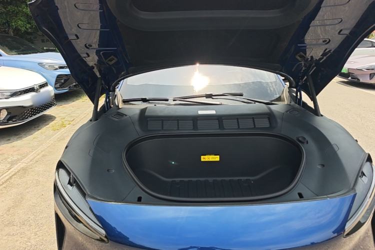Used Xiaomi Auto YU7 2025 Ultra-Long Range High-Performance All-Wheel-Drive Max Edition Engine Bay Right