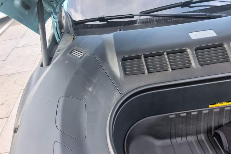 Used Xiaomi Auto YU7 2025 Ultra-Long Range High-Performance All-Wheel-Drive Max Edition Engine Bay Right