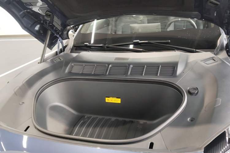 Used Xiaomi Auto YU7 2025 Ultra-Long Range High-Performance All-Wheel-Drive Max Edition Engine Bay