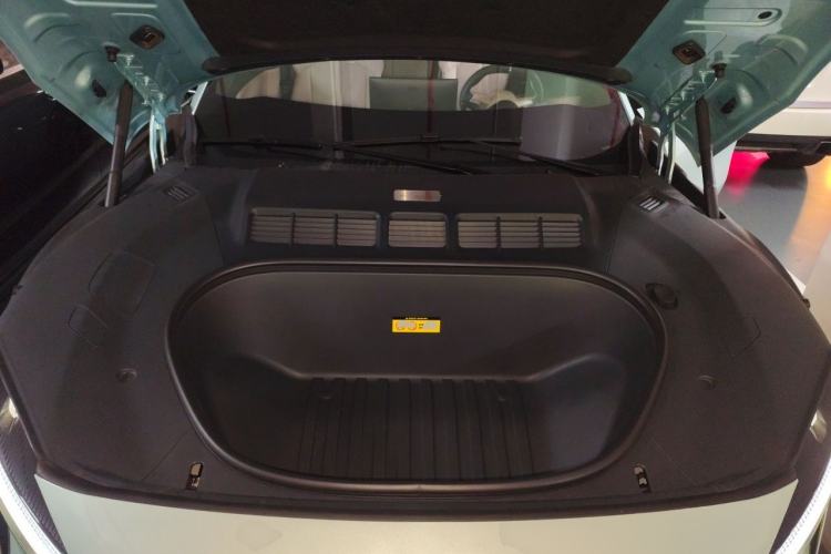 Used Xiaomi Auto YU7 2025 Ultra-Long Range High-Performance All-Wheel-Drive Max Edition Engine Bay