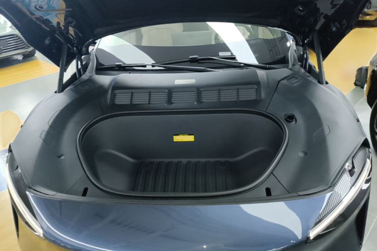 Used Xiaomi Auto YU7 2025 Ultra-Long Range High-Performance All-Wheel-Drive Max Edition Engine Bay