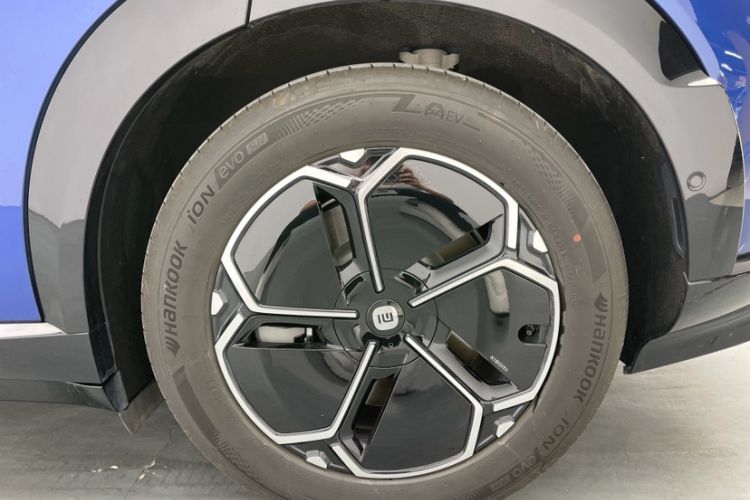 Used Xiaomi Auto YU7 2025 Ultra-Long Range Rear-Wheel Drive Version Exterior 11