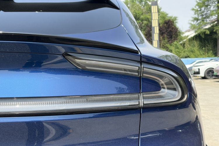 Used Xiaomi Auto YU7 2025 Ultra-Long Range High-Performance All-Wheel-Drive Max Edition Exterior 2